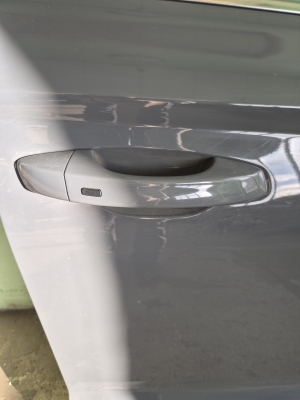 Volkswagen Taos I (2021–2026) Front door - 8