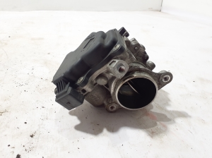 Volkswagen Passat B8 (2014–2023) Drosselklappe 04L128059R - 4