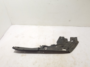 Trim under the hood - 7418198