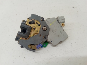 NISSAN X-Trail T30 (2001–2007) Rear side door lock A1311 - 4