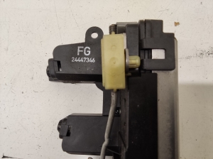 Opel Signum (2003–2008) Rear side door lock 24447346 - 4