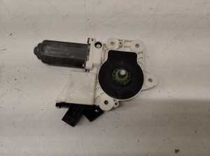 Rear side door window regulator motor - 24414777