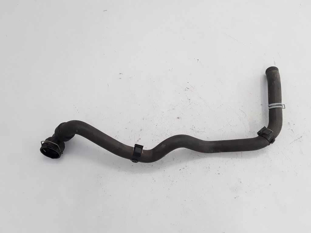 VOLVO V60 1 generation (2010-2020) Durite de radiateur d'eau côté droit 31338810 21084578