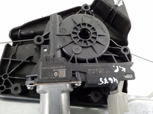 RENAULT Megane E-Tech CMF-EV (2022–2026) Front door window regulator 807210049R - 2