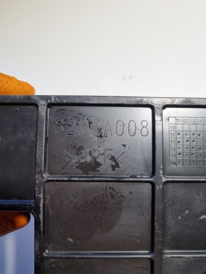   Batteriehalter  - 8203A008 