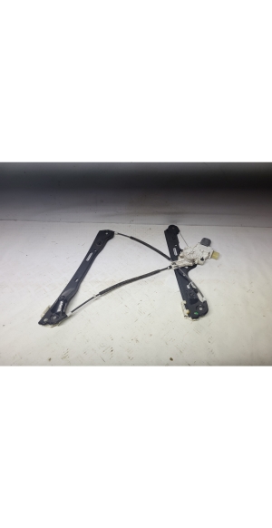 BMW 1 SERIES E81 (2007–2012) Priekšējo durvju logu pacēlājs un tā daļas 51 33 7138466 - 2