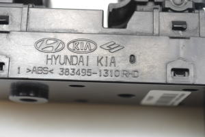 Hyundai ix35 (2009–2015) Front door glass switch 935702Y9609P - 3