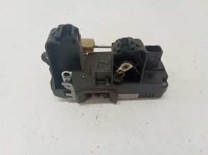 Opel Vectra C (2002–2008) Rear side door lock 24447346 - 3