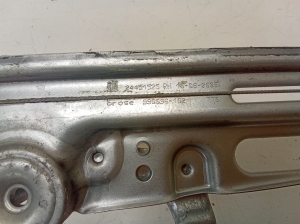 Opel Vectra C (2002–2008) Aizmugurējo durvju logu pacēlājs 24451525RH - 2