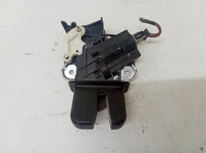 Volkswagen Passat B6 (2005–2010) Trunk lid lock 4F5827505D - 2