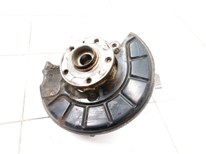 Front wheel hub - 