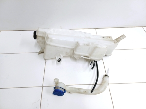 Front washer fluid reservoir - 31662428