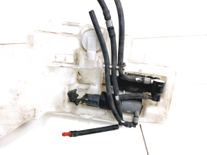 VOLVO V90 (2016–2026) Front washer fluid reservoir 31662428 - 2