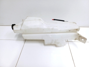 VOLVO V90 (2016–2026) Front washer fluid reservoir 31662428 - 3