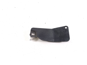  Autre pièce du passage de roue arrière  - LJ8BR104C20AB 