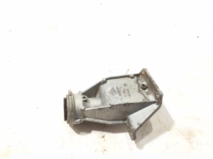   Halter der Antriebswelle vorne  - 8639383 