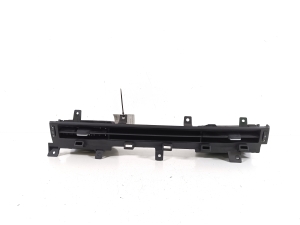   Luftdüse Innenraum  - LJ8B19C681A 