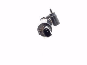Jeep Grand Cherokee WK2 (2010–2026) Front windshield washer pump 05152075AC - 2