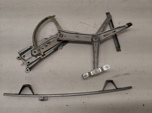 Opel Zafira B (2005–2014) Priekšējo durvju logu pacēlājs 13132220 - 2