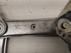 Opel Zafira B (2005–2014) Priekšējo durvju logu pacēlājs 13132220 - 3