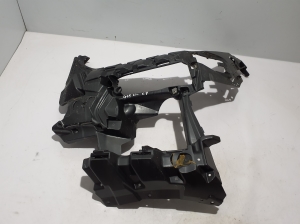   Front bumper bracket  - 7421819 