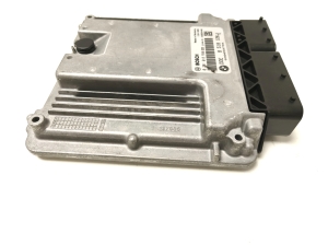 BMW 5 SERIES F10 (2010–2017) Engine control unit 8518126 - 7