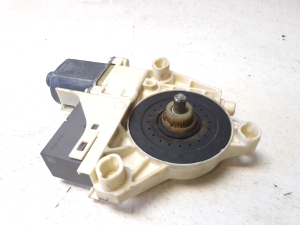 Rear side door window regulator motor - 9646595580