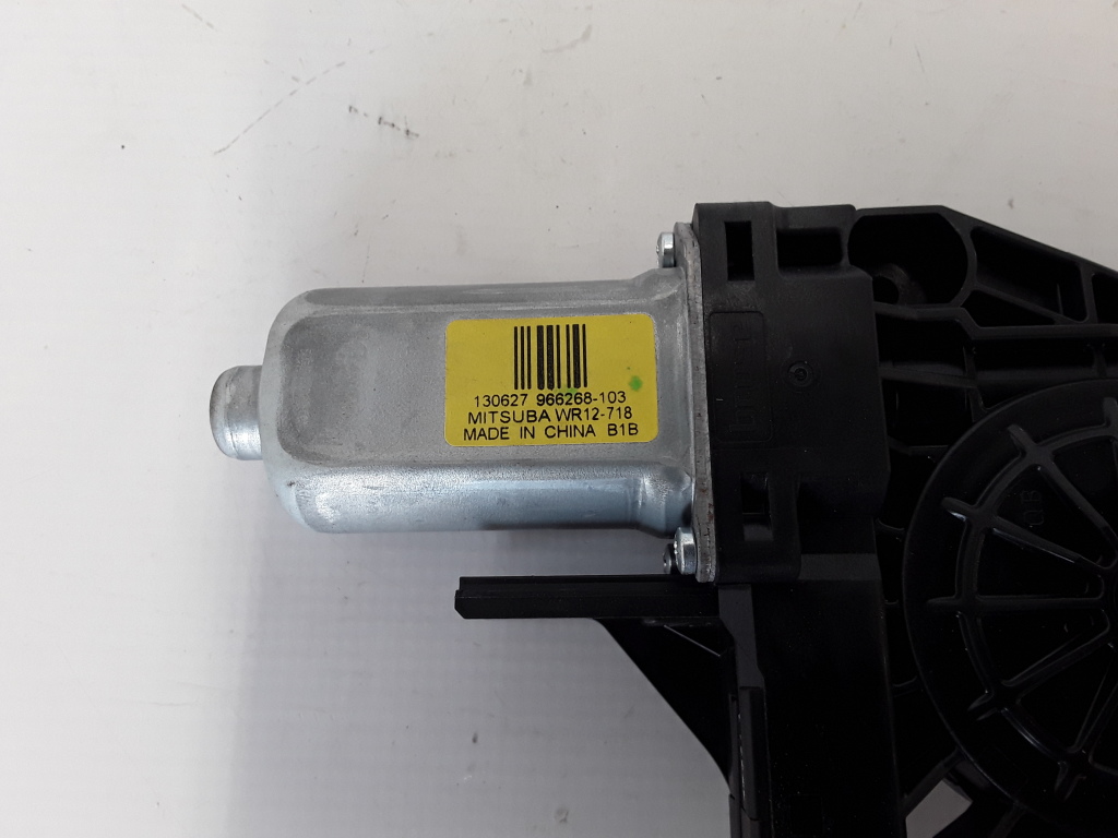 VOLVO V60 1 generation (2010-2020) Front Left Door Window Regulator Motor 31253061 21084551