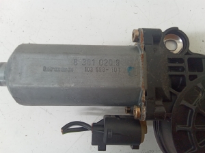 BMW X5 E53 (1999–2006) Front door window regulator motor 83810209 - 3