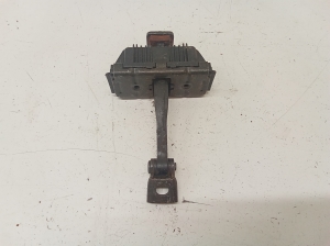 Front door check - 8402502PA