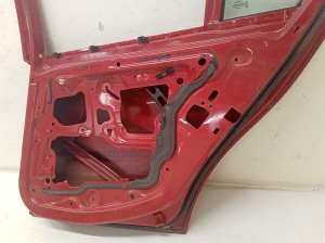 BMW 3 SERIES E90 (2004–2013) Aizmugurējās sānu durvis 41007203648 - 2