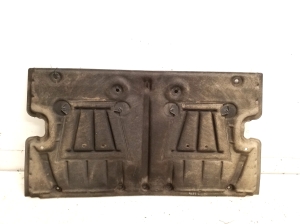 Plaque de protection sous la carrosserie arrière - 555822010R