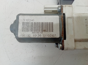 Land Rover Range Rover III (2002–2012) Front door window regulator motor 964199 - 2