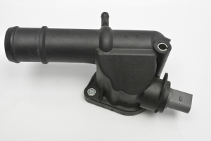 AUDI A4 B8 (2007–2016) Termostaadi korpus 03L121132A - 5