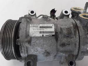  Air conditioner compressor 