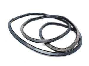   Front door rubber seal  - 7C0837911F 