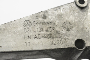 AUDI A4 B8 (2007–2016) Muu kinnitus 03L131159 - 2
