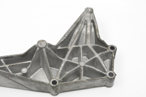AUDI A4 B8 (2007–2016) Muu kinnitus 03L131159 - 3