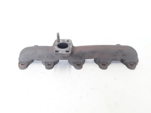  Exhaust manifold 