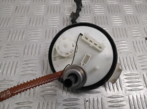 Porsche Cayenne (2010–2017) Kütusepump paagis 7P0919679A - 2