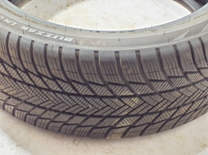 VOLVO C 40 I (2022–2026) Riepas 23545R20 - 2