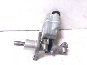 Peugeot 407 (2004–2010) Brake master cylinder 9646980980 - 5