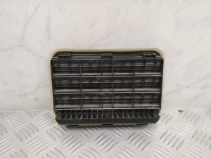 Porsche Cayenne (2010–2017) Rear fender vent grille 7PP819181A - 3