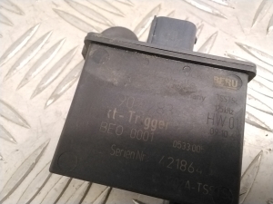 Porsche Cayenne (2010–2017) Tire pressure control module 7PP907283 - 3