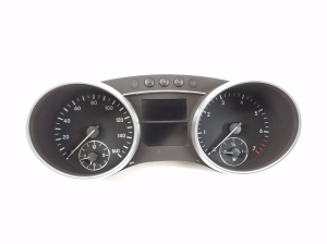 Kombiinstrument - A1645407048