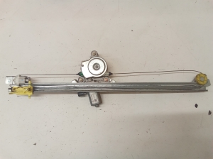 Esiukse aknatõstuk ja selle osad - 91165704