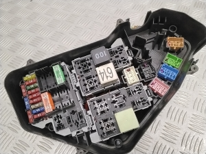 Porsche Cayenne (2010–2017) Fuse boxes 7L0937576B - 3
