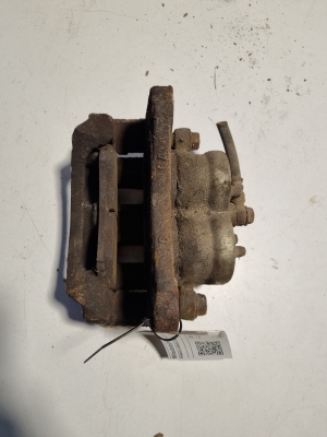 Mitsubishi Pajero IV (2006–2026) Front brake caliper - 2