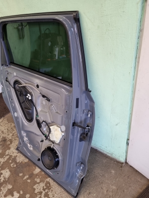 Volkswagen Taos I (2021–2026) Rear side doors - 2