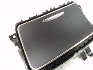 Mercedes Benz B-Class 246 (2011–2017) Sonstiges Teil der Mittelkonsole A2466807302 - 3